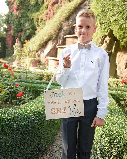BLUMENMÄDCHEN / SEITENJUNGE SCHILDER Holz Zu spät, um zu rennen, Onkel, denn hier kommt sie. Personalisierte Holz-Hochzeitsdekoration, Holz-Schild für den Seitenjungen, Holz-Grabzeichen für das Blumenmädchen, Schild für den Hochzeitstag des Blumenmädchens, rustikale Hochzeitsdekoration für das Blumenmädchen, Daddy, hier kommt Mama, hier kommt die Braut.