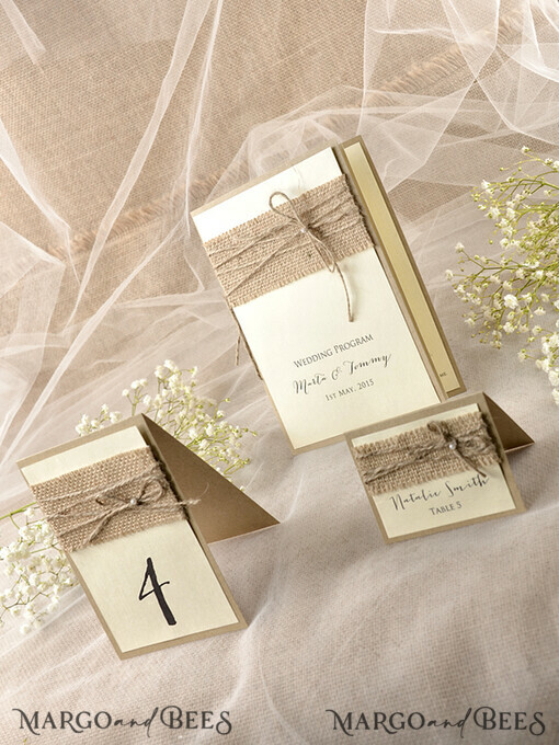 PLATZKARTEN / TISCHKARTEN  
 Rustikale Eco-Hochzeitsplatzkarten Rustikale Elfenbein-Hochzeitsplatzkarten, natürliche Jute mit Juteband-Eskortkarten, eleganter schwarzer Druck, zarte Hochzeitsstationery, rustikale Hochzeitsnamenskarten