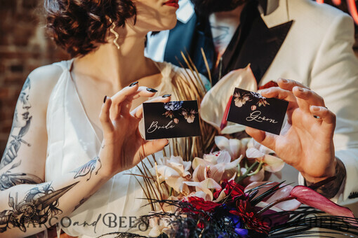 PLATZKARTEN / TISCHKARTEN  
 Romantisches Boho/ Botanisch/ Floral Schwarze Blumensitzkarten mit romantischen Blumen, luxuriöse Sitzkarten, Boho-Hochzeitssitzkarten, Namensschilder, elegante Hochzeitsdekoration für den Tisch, botanische Hochzeitsnamensschilder