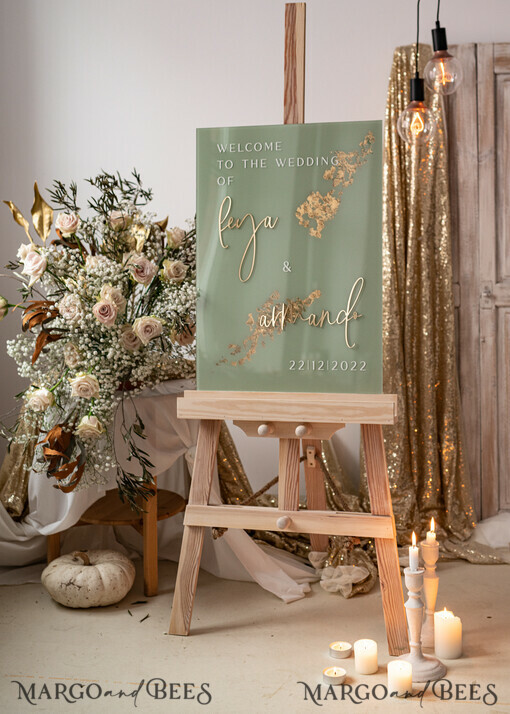 TISCHPLÄNE UND WILLKOMMENSCHILDER FÜR HOCHZEITEN Plexi Gold / Samt Acryl Salbeigrün & Gold Hochzeits-Willkommensschild, bemaltes Acryl- & Gold-Hochzeits-Willkommensschild, Grünpflanzen Gold Plexi Hochzeits-Willkommensschild, Luxushochzeits-Willkommensschild, Toskana Hochzeitsbeschilderung Golden Spiegel Hochzeits-Willkommensschild.