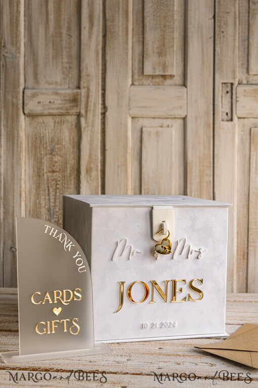 KARTONBOXEN  
 Samtkartenboxen Weiße Samt-Geschenkkartenbox mit Schloss & Karten Geschenke Schild Set, Samt klassische Hochzeitswunschbrunnen Geldgeschenkkartenbox, personalisierte goldene Plexi-Hochzeitskartenbox, luxuriöse Kartenbox, Hochzeitskartenbox mit Deckel, Hochzeitsgeldbox.