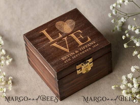 RINGTRÄGERBOXEN & KISSEN Epoxidharz Trauringe Box Personalisierte Trauringbox für 2 oder 3 Ringe, Holz Trauringbox • rustikale Trauringbox • echte Blumen in Resin Luxus Ringbox 03/drpt/bx