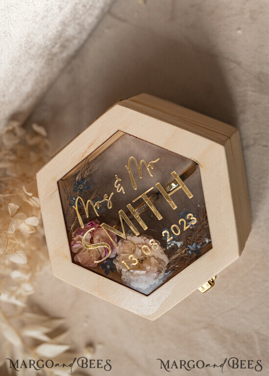 RINGTRÄGERBOXEN & KISSEN Epoxidharz Trauringe Box Sechseckige Epoxidharz- und Holzhochzeitsringbox für die Zeremonie, Boho Epoxid-Hochzeitsringboxen für ihn und sie, transparente Epoxid-Doppelringbox für die Hochzeit, Holzharzblumen-Heiratsantragsringbox. 01/EpxHX/box
