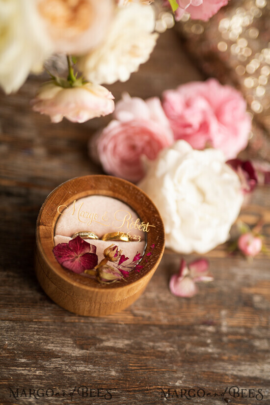 RINGTRÄGERBOXEN & KISSEN Epoxidharz Trauringe Box Personalisierte Hochzeitsbox für ihn und sie, rustikale Glam-Hochzeitsringbox • handgefertigte Ringträgerbox • luxuriöse Samt-Ringbox 01/flowerL/box