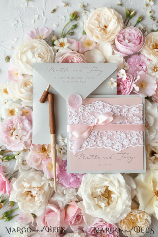 HOCHZEITS EINLADUNGEN vintage Spitze / rustikale Spitze Romantische Hochzeitseinladungen Vintage Spitze Personalisierte Einladung Hellgrau und Blush Pink 4/LACEE/Z