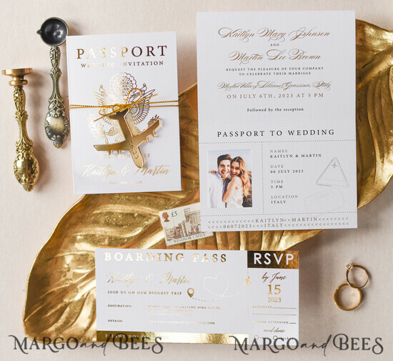 HOCHZEITS EINLADUNGEN Pass zur Liebe / Strandhochzeits-Einladungen Weißgoldene Pass-Einladung zur Hochzeit, goldene Flugzeug-Hochzeitseinladungen Boarding Pass, Reisepass-Hochzeitseinladungen im Ausland, Einladungen zur Hochzeitsreise, Reiskarten-Hochzeitsstationery 08/passgold/z
