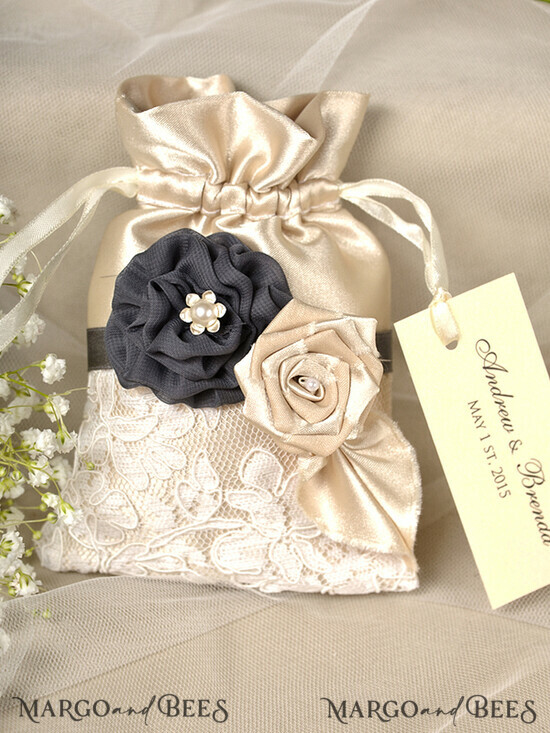 HOCHZEITSGESCHENKE Geschenktüten aus Satin und Spitze niedliche Hochzeitsgeschenke Karten, Spitzen-Satin-Beutel 03/st/bg