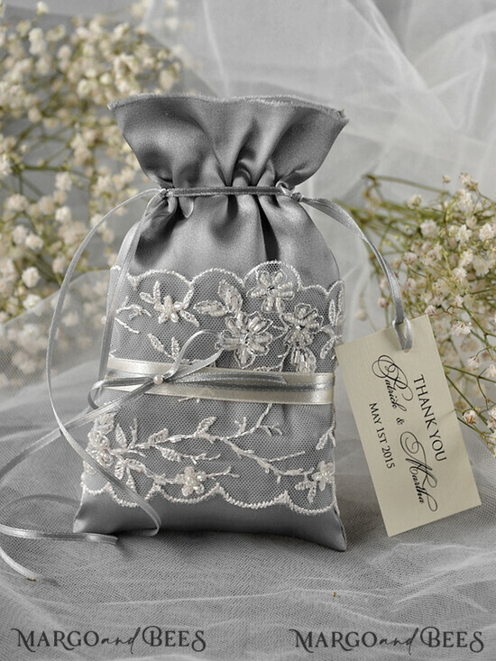 HOCHZEITSGESCHENKE Geschenktüten aus Satin und Spitze niedliche Hochzeitsgeschenk-Karten, Spitzen-Satin-Tasche 11/st/bg