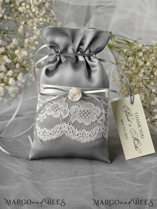 HOCHZEITSGESCHENKE Geschenktüten aus Satin und Spitze Hochzeitsgeschenke, Saltin Spitzenbeutel 28/st/bg