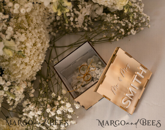RINGTRÄGERBOXEN & KISSEN Klarer Gold-Acrylringbox Ringbox für die Hochzeitszeremonie 3 Ringe, Spiegel-Acryl Goldene Hochzeitsringbox für die Zeremonie, Boho Glam Hochzeitsringboxen, Luxuriöse Acryl Goldringbox doppelt, individuelle Farben. 01/ACMirr/Pbox