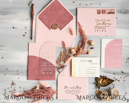HOCHZEITS EINLADUNGEN Elegante Einladungen Klassische Karten Arch Plexiglas Hochzeitsinvitationsset, Blush Pink Goldene Hochzeitskarten mit RSVP Samtummantelung, Acryl Moderne Hochzeitskarten 08/ACGNMvel/z