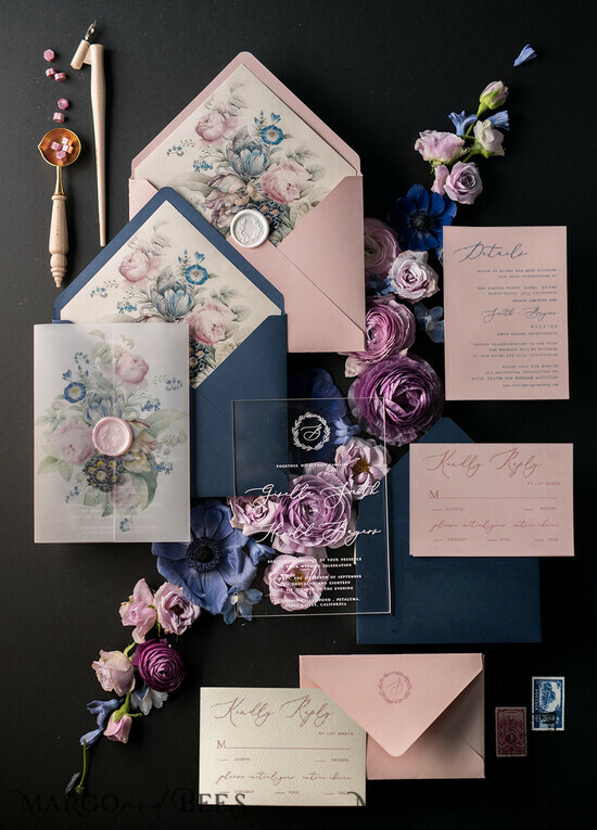 HOCHZEITS EINLADUNGEN Elegante Einladungen Klassische Karten Luxus Acryl Plexi Hochzeitseinladungen, romantische Blush-Pink Hochzeitseinladungen mit Vellum-Umschlag, elegante königsblaue Hochzeitskarten, maßgeschneiderte florale Hochzeitseinladungssuite. 01/ACGNC/z