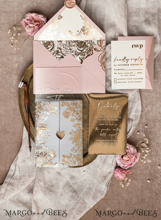 HOCHZEITS EINLADUNGEN Gold / Roségold / Silber / Glitzer Maßgeschneiderte Acryl-Rosa-Gold-Hochzeitseinladung, Glamouröse goldene Nude-Hochzeitseinladungen mit Umschlägen, Moderne goldene Plexi-Hochzeitseinladung Suite mit RSVP, Boho Glam Hochzeitseinladungen mit Wachssiegel. 15/velakryllak/z