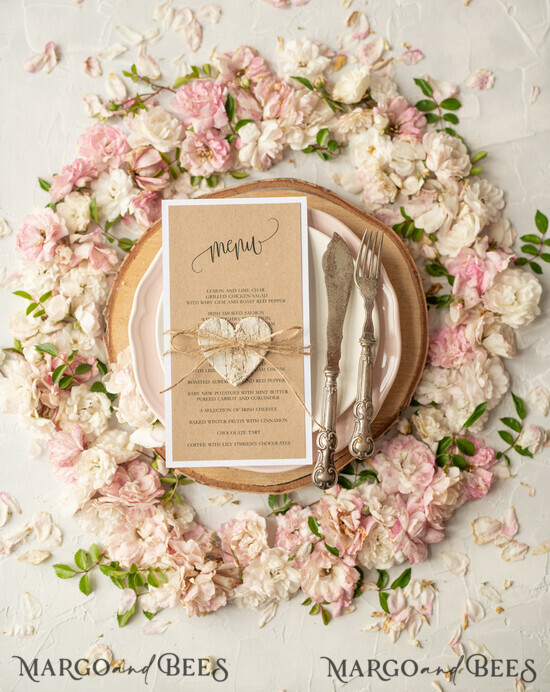 MENÜ & PROGRAMME  
 rustikal Rustikales Hochzeitsmenü mit Schnur, Hochzeitsdinner-Menü im Scheunenstil, ökologisch romantische personalisierte Karten mit Holzherz, Kraft-Hochzeitsmenü, einfaches rustikales Jute-Hochzeitsmenü, elegante Hochzeitsmenükarten. 100a/CG/m