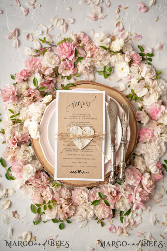 MENÜ & PROGRAMME  
 rustikal Rustikales Hochzeitsmenü mit Jute-Schnur, Hochzeitsdinner-Menü im Scheunenstil, öko-romantische personalisierte Karten mit Holzherz, Holzherz Kraft Hochzeitsmenü, einfaches rustikales Hochzeitsmenü, elegante braune Hochzeitsmenü-Karten. 100/CG/m