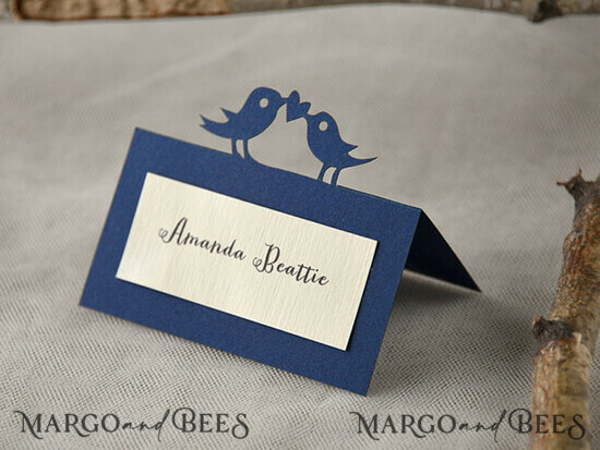 PLATZKARTEN / TISCHKARTEN  
 rustikal und Spitze Elegante marineblaue Hochzeitsplatzkarten mit Vogeldekor, elfenbeinfarbene und dunkelblaue Hochzeitsnamensschilder, rustikale Hochzeitsstationery, rustikale Hochzeitsbegleitkarten. 64/rusS/w