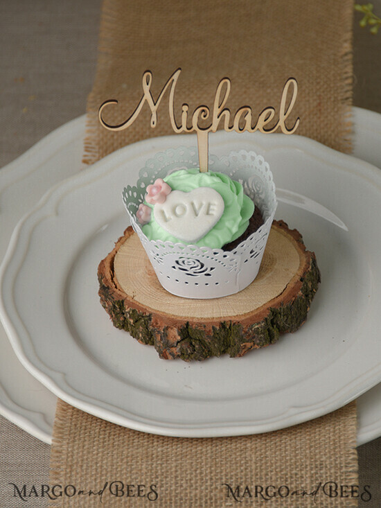 PLATZKARTEN / TISCHKARTEN  
 Acrylgold klar / Holz 3D Individuelle Hochzeit 3D Holz Platzkarten mit Ständer, rustikale Namens-Holz-Einladungen, Boho Lasergeschnittene Namenskarten, Gästenamen Hochzeitskarten, rustikale Hochzeitsschilder. 10/rus3D/wP