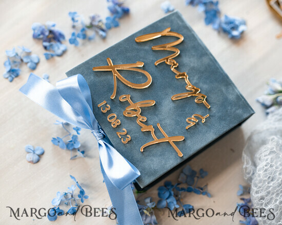 RINGTRÄGERBOXEN & KISSEN Samtkästchen für den Trauungszeremonie Staubblauer goldener Samt-Hochzeitsringbox für die Zeremonie, Ringbox für die Hochzeitszeremonie 3 Ringe Samt, Boho Glam Hochzeitsringboxen für ihn und sie, luxuriöse Samt-Ringbox doppelt, benutzerdefinierte Farben. 03/velGPxD/Wrbox