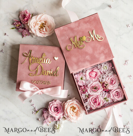 RINGTRÄGERBOXEN & KISSEN Samtkästchen für den Trauungszeremonie Personalisierte Hochzeitsring-Box • Blush Pink Goldene Samt-Hochzeitsring-Box für die Zeremonie, Boho Glam Hochzeitsring-Boxen für ihn und sie, Luxuriöse Samt-Ring-Box doppelt, kundenspezifische Farben 02/velGPx/Wrbox