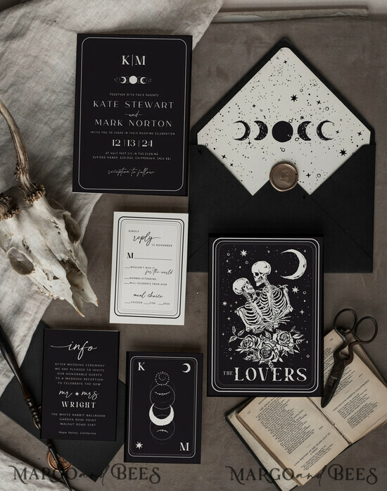 HOCHZEITS EINLADUNGEN Moderne Einladungen Florale Karten Halloween-Hochzeitseinladungen Set, schwarze Einladungen, Tarotkarten-Einladungen, gotische Hochzeitseinladungskarten, das Liebenden-Skelett-Hochzeitsset schwarz 2/black/z