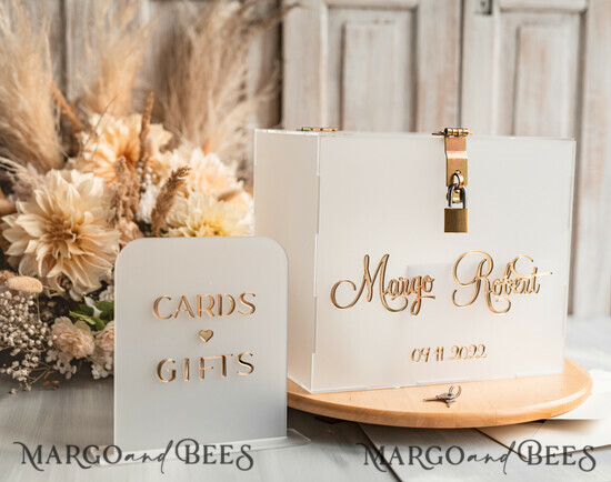 KARTONBOXEN  
 Acrylkartenbox Elegantes gefrorenes Hochzeitset aus Acryl, Kartenbox mit Schloss und Beschilderung für Karten und Geschenke, personalisierte Hochzeitskartenbox, transparente Kartenbox, Hochzeitskartenbox mit Deckel, Hochzeitsgeldbox, Hochzeitskartenhalter. 01/ACGDFR/CBoxLckS