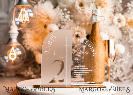 TISCHDEKORATIONSCHILDER   Acryl Tischdekoration Zahlen Acrylbogen Tischnummer und Menü-Kombination, klares und gefrorenes Acrylgold-Schild, goldene Plexi-Tischnummer und Menü-Kombination Luxus Hochzeits-Tischdekoration, Hochzeitssignalisation 01/FrGoldArch/TNMc