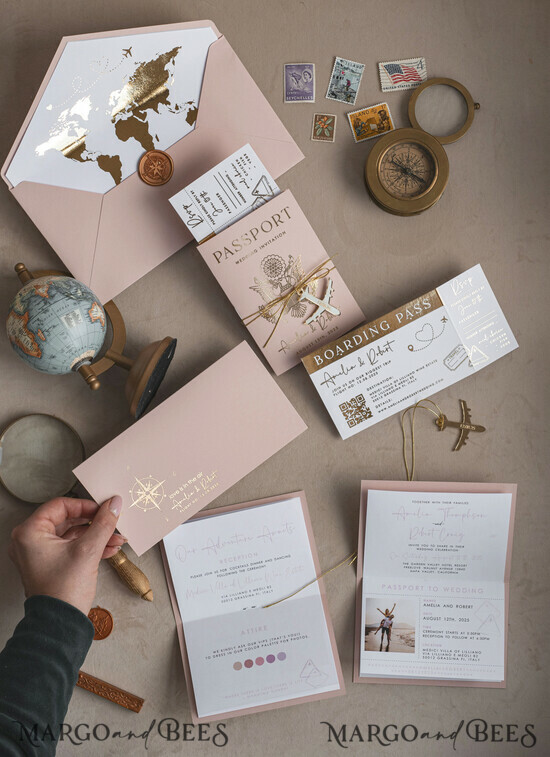 PROBENNEHMESERVICE
 Muster
 Goldene Blühende Pink Passport HochzeitsEinladung, Goldene Hochzeitskarten Boarding Pass, Reise Passport HochzeitsEinladungen im Ausland, Ziel-HochzeitsEinladungen, Reise-Karten Hochzeitsstationery. 01/passFG/sample