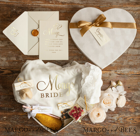 FRISCH VERHEIRATETES PAAR GESCHENKE Brautgeschenke Brautrobe Geschenk mit Spitze, elegantes Set für die Braut, Überraschungsbox mit individuell gestalteter Samtrobe. 2/heartbox/bride