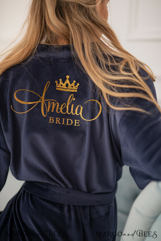 FRISCH VERHEIRATETES PAAR GESCHENKE Brautgeschenke Marine Hochzeitsrobe für die Braut mit Ihrer Folienbeschriftung, maßgeschneiderte marineblaue Hochzeitsrobe für die Braut. 05/VELszl/bride