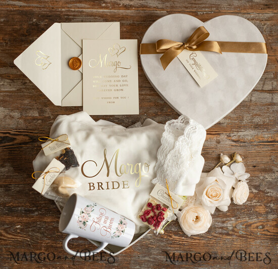 FRISCH VERHEIRATETES PAAR GESCHENKE Brautgeschenke Braut Samtrobe GESCHENKBOX, personalisierte Tasse, elegantes Geschenk für Brautjungfer ROBE 4/heartbox/bride