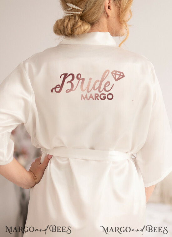 FRISCH VERHEIRATETES PAAR GESCHENKE Brautgeschenke Satinweiße Brautrobe, roségoldene Brautrobe mit deinem Namen, elegante luxuriöse Robe für die Braut 07/bride/robe
