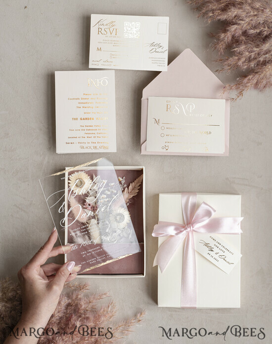 HOCHZEITS EINLADUNGEN Einladungen für VIP/ Boxeinladungen für Eltern Natürliche getrocknete Blumen Hochzeitskarten in Samtbox, Plexi Glamour Box Hochzeits-Einladungssuite Luxus, romantische Samt-Hochzeitseinladungen, maßgeschneiderte goldene Einladungen. 02/Vdflower/box