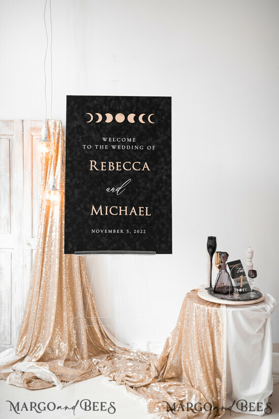 TISCHPLÄNE UND WILLKOMMENSCHILDER FÜR HOCHZEITEN Plexi Gold / Samt Luxuriöses schwarzes Samt-Hochzeit Willkommen-Schild, goldene Hochzeitsdekoration, personalisiertes Hochzeitsschild, Hochzeitsgeschenk, Willkommen-Hochzeitsboard 01/velGPxBMoon/Wwsg