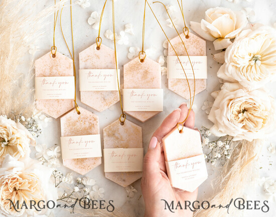 HOCHZEITSGESCHENKE Hochzeits-Sojawachstablette Personalisierte Hochzeitsgeschenke, Hochzeits-Sojawachsgeschenke, Geschenke für die Brautparty aus Sojawachs, Kleiderschrankfrischer Wachstabletten-Geschenke für Gäste. 02/gold/soy