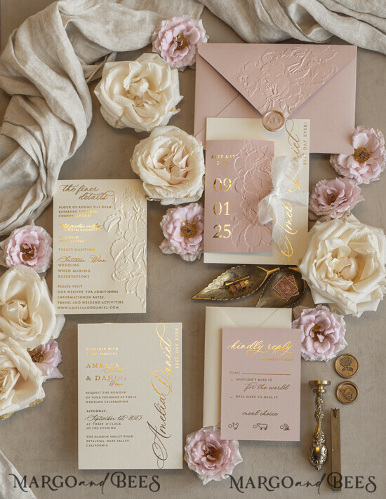 HOCHZEITS EINLADUNGEN geprägte Einladungen Blush Gold Hochzeits Einladung mit chiffon zerrissenem Bogen, Verpackung Goldene Elegante Rosen Florale Hochzeits Einladung mit 3D Prägung Blumen 01/FMNch/z25