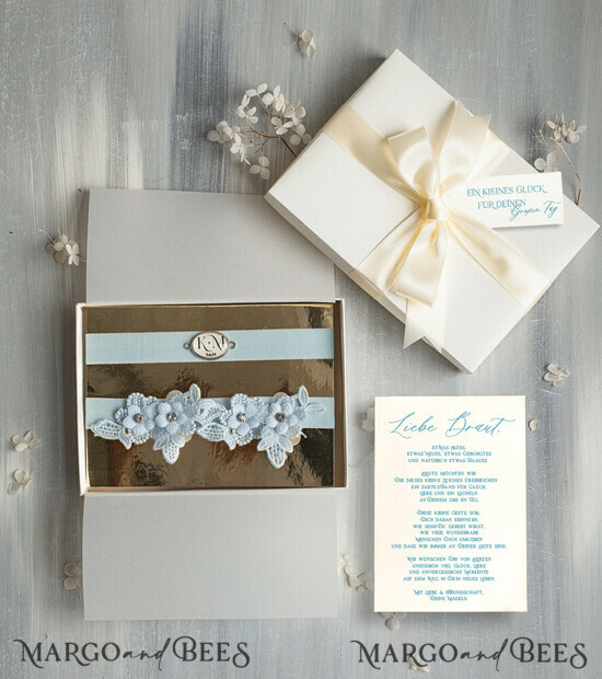 BRAUT Bolero, Kleider, Strumpfband Geschenkidee für die Braut Strumpfband Doppeltes Strumpfband-Set für die Braut – edel & romantisch in Geschenkbox mit Gedicht – perfektes Geschenk zur Hochzeit 01/tmBecruB/podDE