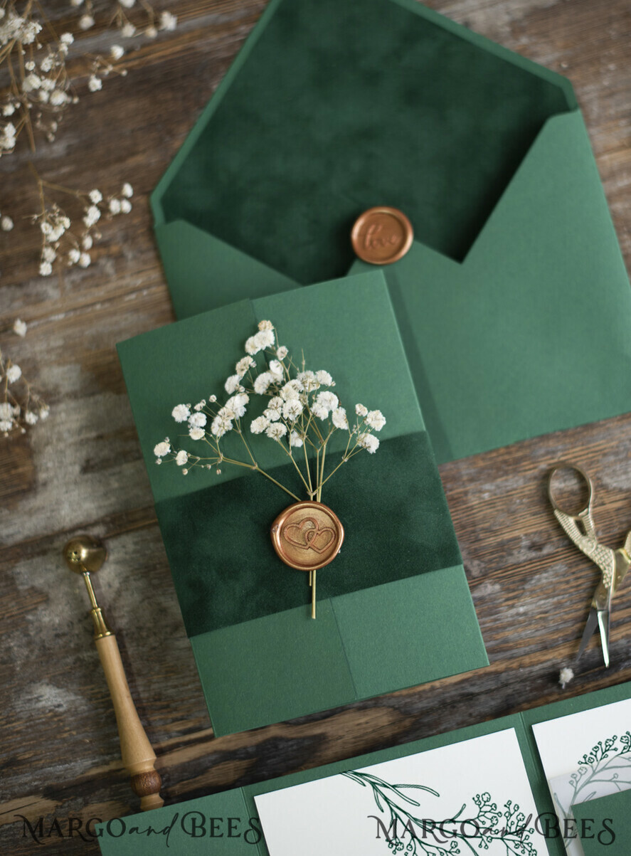 HOCHZEITS EINLADUNGEN rustikal / Landhausstil / Shabby Chic Smaragdgrüne Hochzeitseinladungset, Grüner Samteinladungsset, Modernes Boho-Einladungset mit echten Baby-Atmungsblumen.