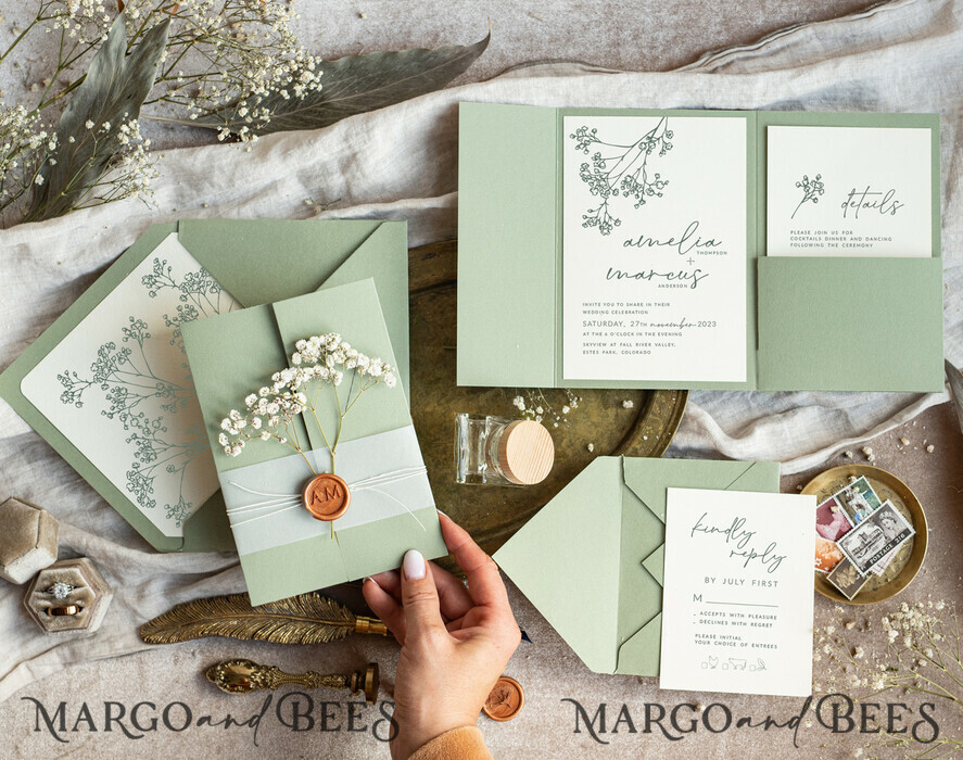 HOCHZEITS EINLADUNGEN rustikal / Landhausstil / Shabby Chic Salbeigrüne Hochzeits-Einladungskarte Set Natürliche Baby-Atemblumen Hochzeits-Einladungen Suite Moderne Boho-Hochzeitskarten Gartenhochzeit