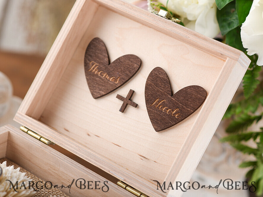 RINGTRÄGERBOXEN & KISSEN Epoxidharz Trauringe Box Personalisierte Ringbox für Hochzeitsringe, Holzringbox für Hochzeiten • rustikale Ringbox für Hochzeitsringe • echte Blumen in Harz Luxus-Ringbox