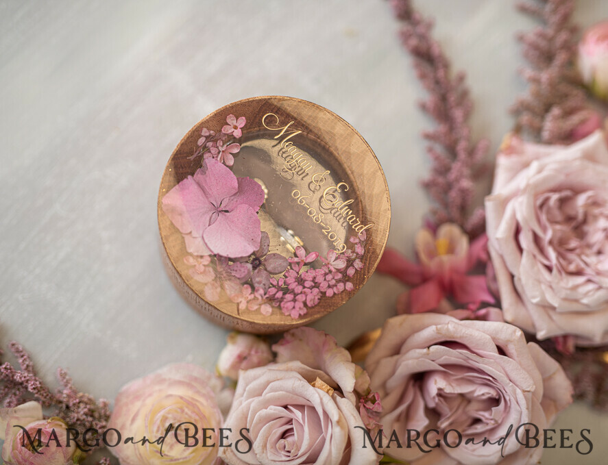 RINGTRÄGERBOXEN & KISSEN Epoxidharz Trauringe Box Personalisierte Hochzeitsbox für ihn und sie, gravierte Hochzeitsringbox • personalisierte rustikale Ringbox • echte Blumen in Epoxidharz Luxus-Ringbox