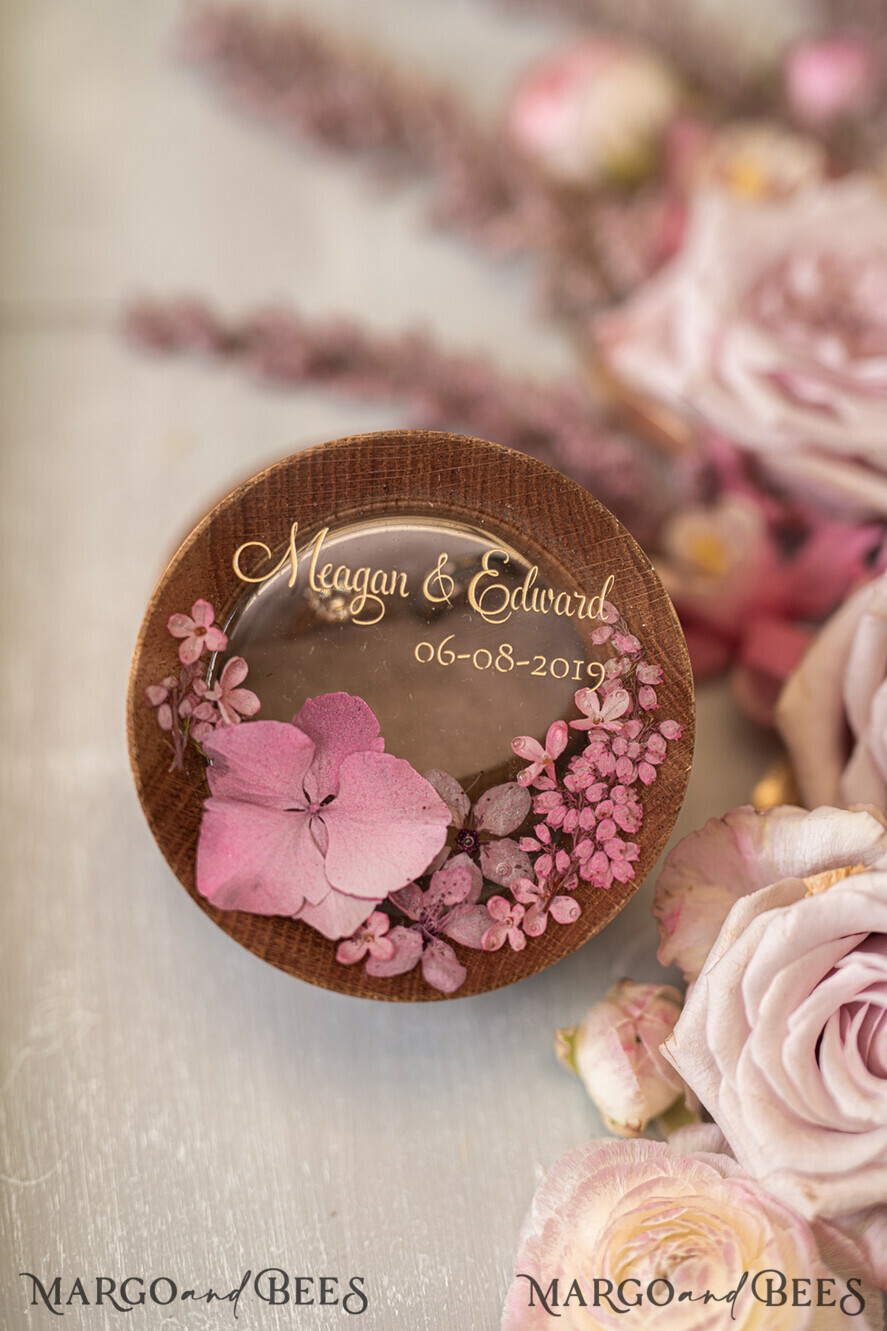 RINGTRÄGERBOXEN & KISSEN Epoxidharz Trauringe Box Personalisierte Hochzeitsbox für ihn und sie, gravierte Hochzeitsringbox • personalisierte rustikale Ringbox • echte Blumen in Epoxidharz Luxus-Ringbox