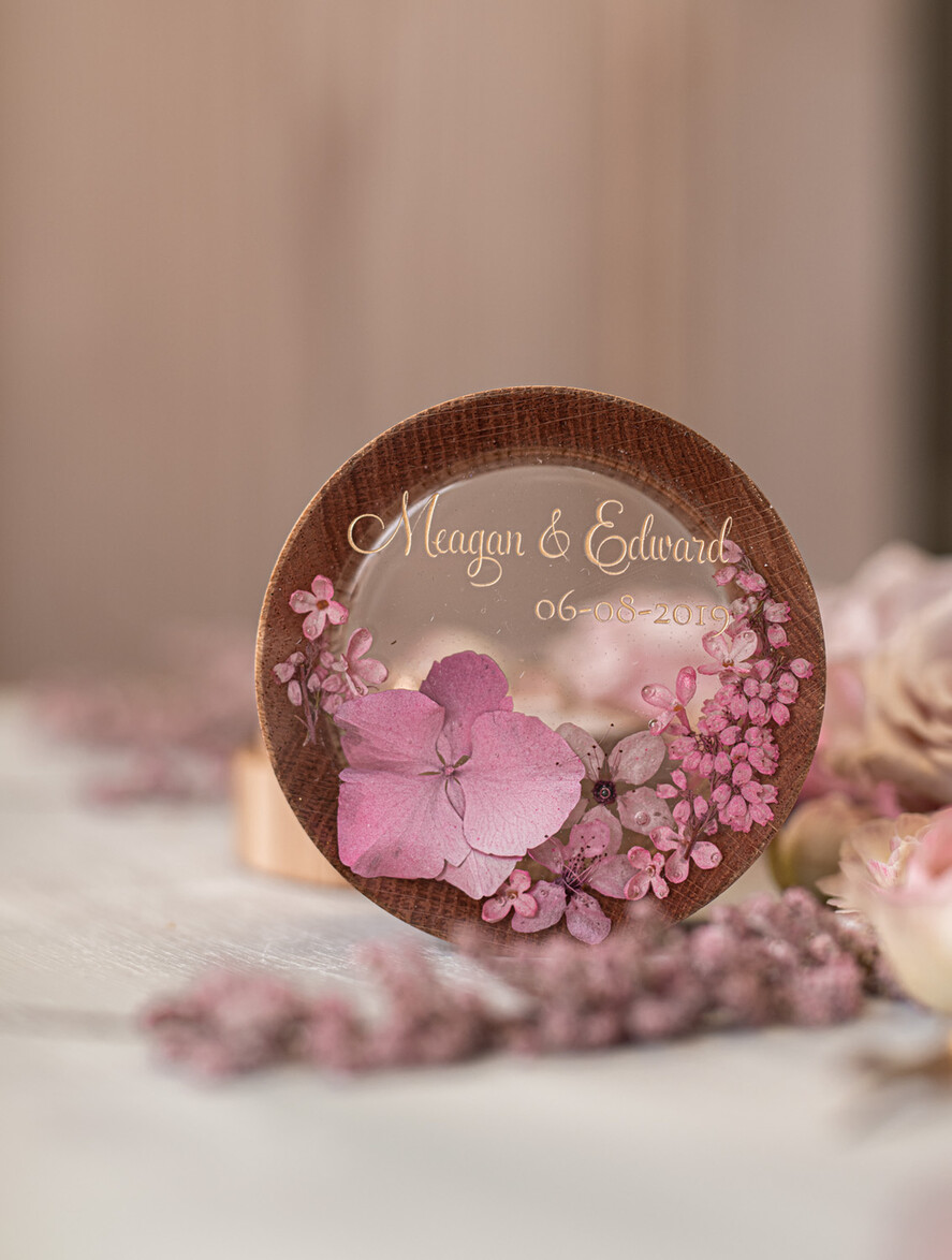 RINGTRÄGERBOXEN & KISSEN Epoxidharz Trauringe Box Personalisierte Hochzeitsbox für ihn und sie, gravierte Hochzeitsringbox • personalisierte rustikale Ringbox • echte Blumen in Epoxidharz Luxus-Ringbox