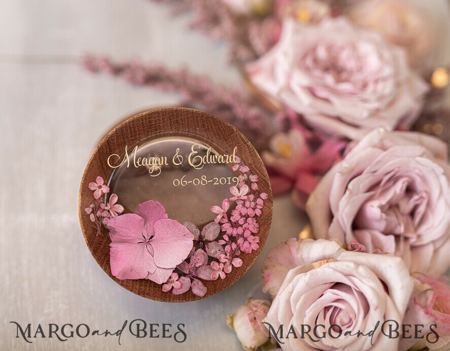 RINGTRÄGERBOXEN & KISSEN Epoxidharz Trauringe Box Personalisierte Hochzeitsbox für ihn und sie, gravierte Hochzeitsringbox • personalisierte rustikale Ringbox • echte Blumen in Epoxidharz Luxus-Ringbox
