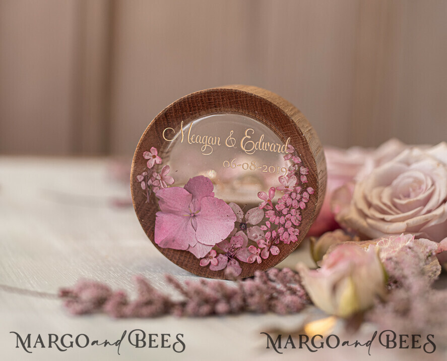 RINGTRÄGERBOXEN & KISSEN Epoxidharz Trauringe Box Personalisierte Hochzeitsbox für ihn und sie, gravierte Hochzeitsringbox • personalisierte rustikale Ringbox • echte Blumen in Epoxidharz Luxus-Ringbox