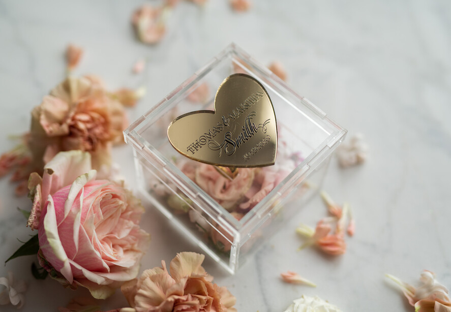 RINGTRÄGERBOXEN & KISSEN Epoxidharz Trauringe Box Klare transparente Hochzeitsbox, Holzhochzeitsringbox • Goldene Hochzeitsringbox • Goldene Herz Luxusringbox