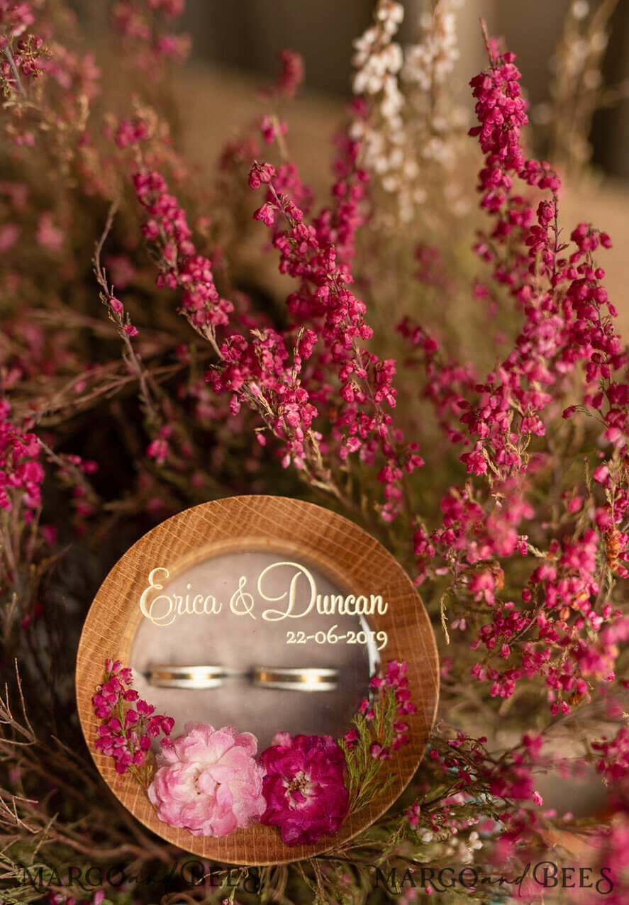 RINGTRÄGERBOXEN & KISSEN Epoxidharz Trauringe Box Personalisierte Hochzeitsringbox für 2 oder 3 Ringe, Holzringbox • rustikale Ringträgerbox • echte Blumen in Harz Luxusringbox