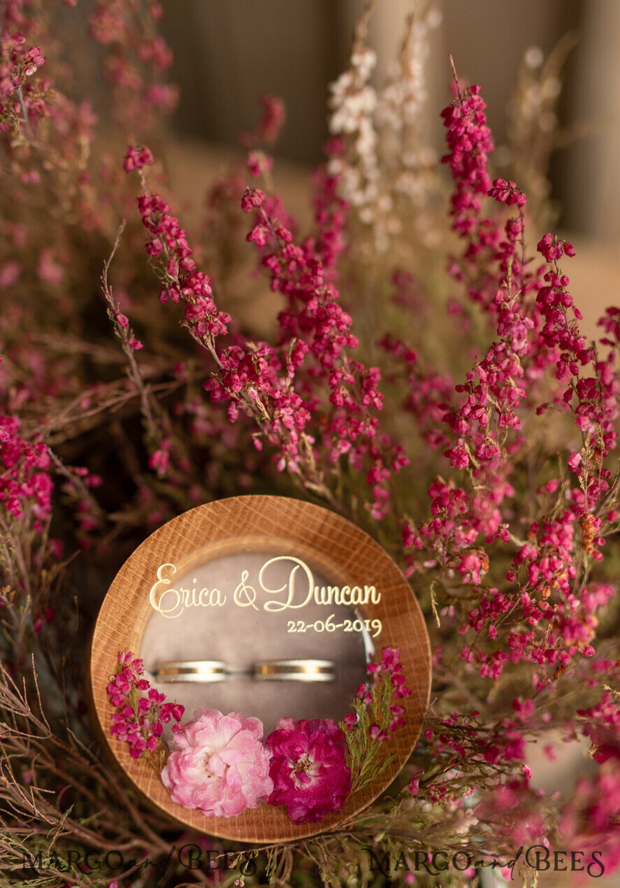 RINGTRÄGERBOXEN & KISSEN Epoxidharz Trauringe Box Personalisierte Hochzeitsringbox für 2 oder 3 Ringe, Holzringbox • rustikale Ringträgerbox • echte Blumen in Harz Luxusringbox