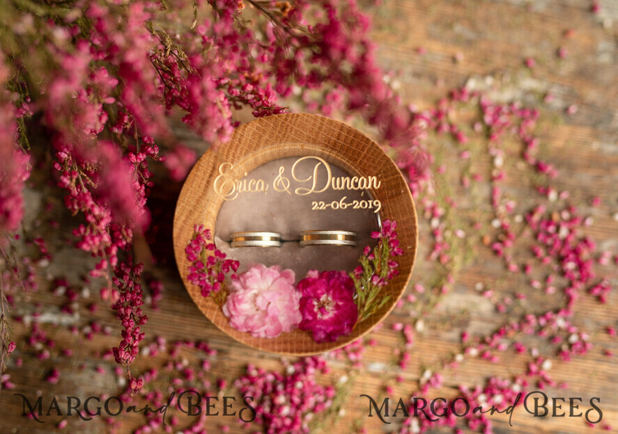 RINGTRÄGERBOXEN & KISSEN Epoxidharz Trauringe Box Personalisierte Hochzeitsringbox für 2 oder 3 Ringe, Holzringbox • rustikale Ringträgerbox • echte Blumen in Harz Luxusringbox