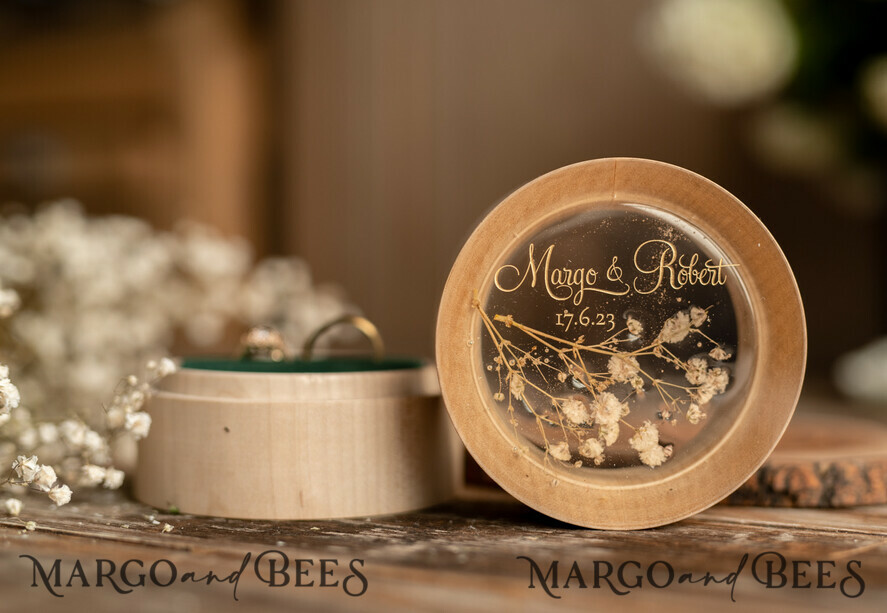 RINGTRÄGERBOXEN & KISSEN Epoxidharz Trauringe Box Personalisierte Hochzeitsringbox für 2 oder 3 Ringe, gravierte Hochzeitsringbox • personalisierte rustikale Ringbox • echte Blumen in Epoxidharz Luxus-Ringbox