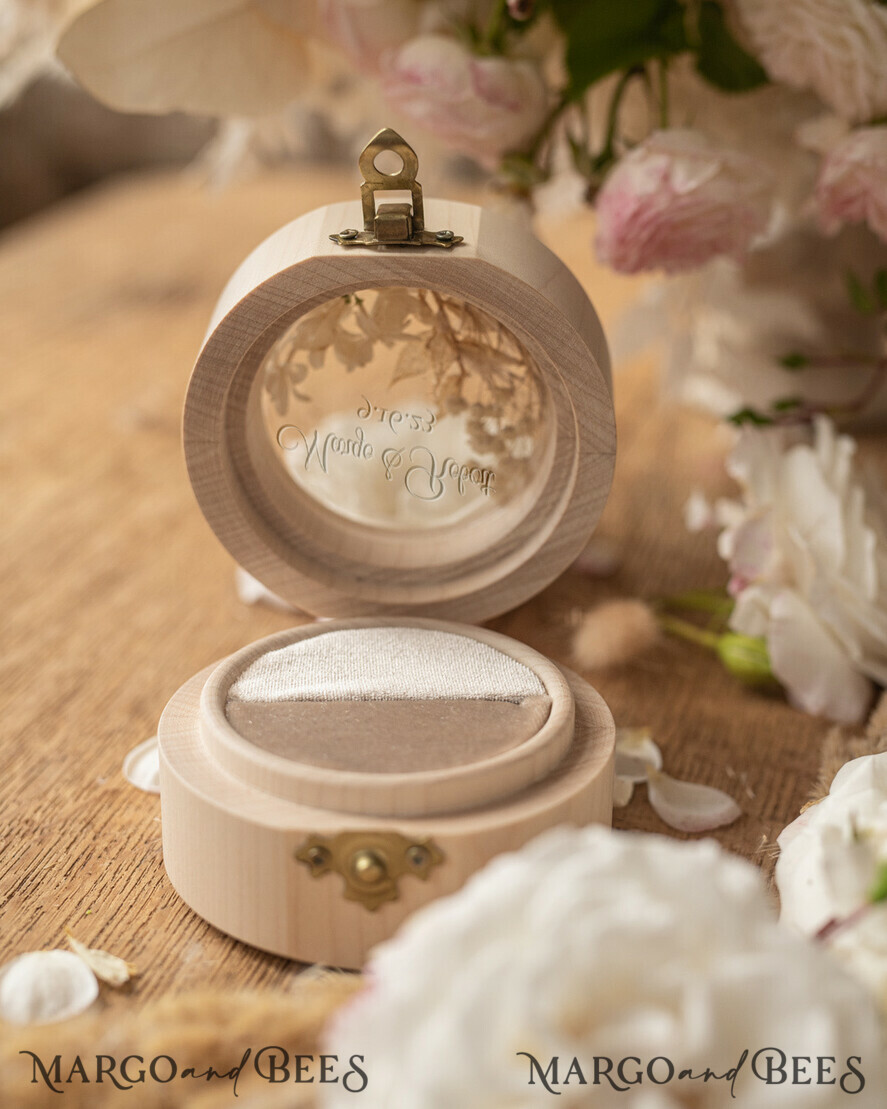 RINGTRÄGERBOXEN & KISSEN Epoxidharz Trauringe Box Luxuriöse Harz-Ehering-Box, minimalistische gravierte echte Blumen-Ring-Box, personalisierte Epoxid-Box mit nude Samt, rustikale maßgefertigte Ring-Box.